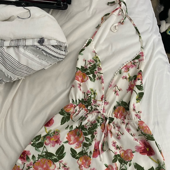 Floral deep V backless romper - Picture 1 of 3